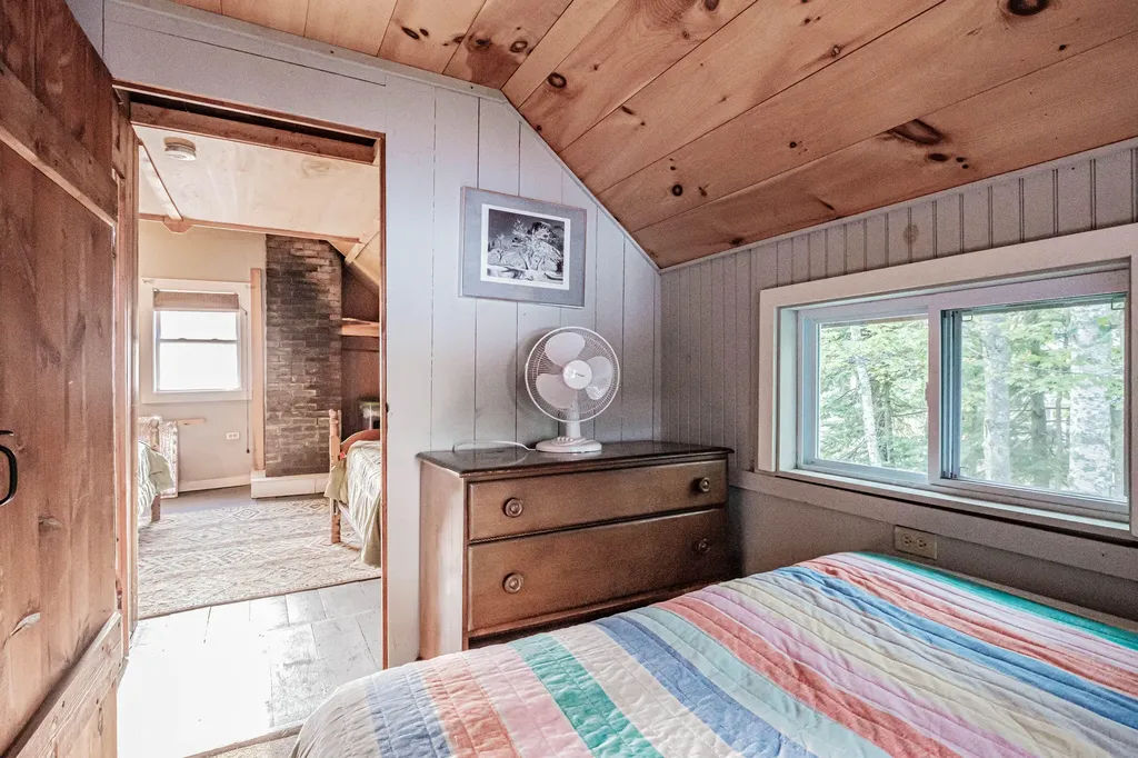 102 Tracy Lane Norway ME 04268