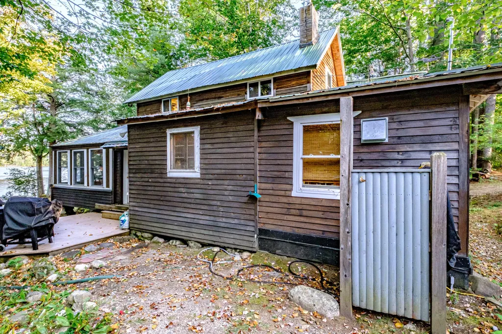 102 Tracy Lane Norway ME 04268