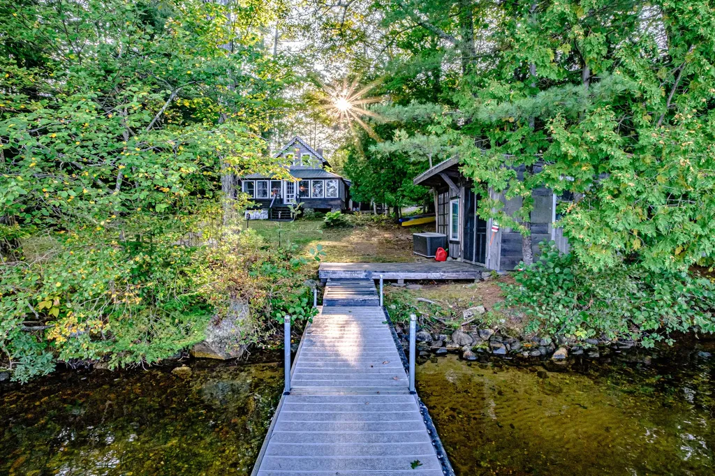 102 Tracy Lane Norway ME 04268
