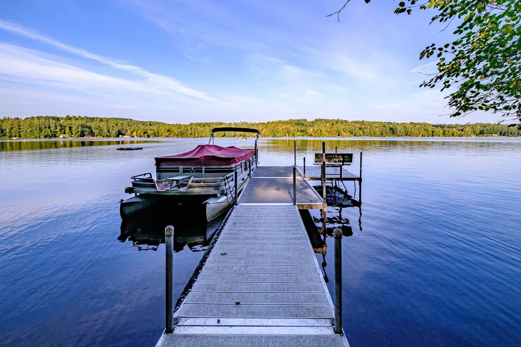 102 Tracy Lane Norway ME 04268