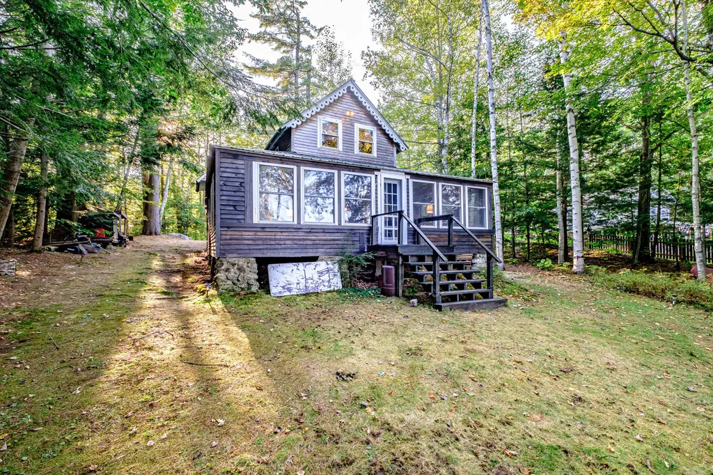 102 Tracy Lane Norway ME 04268