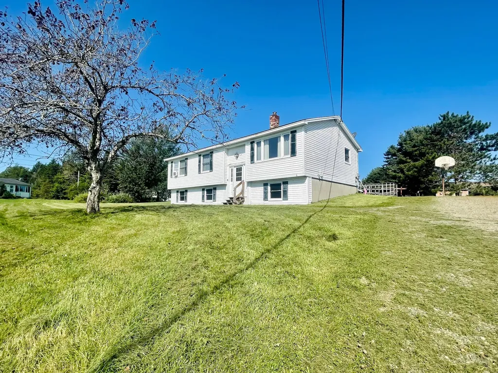 6 Smithfield Drive Machias ME 04654