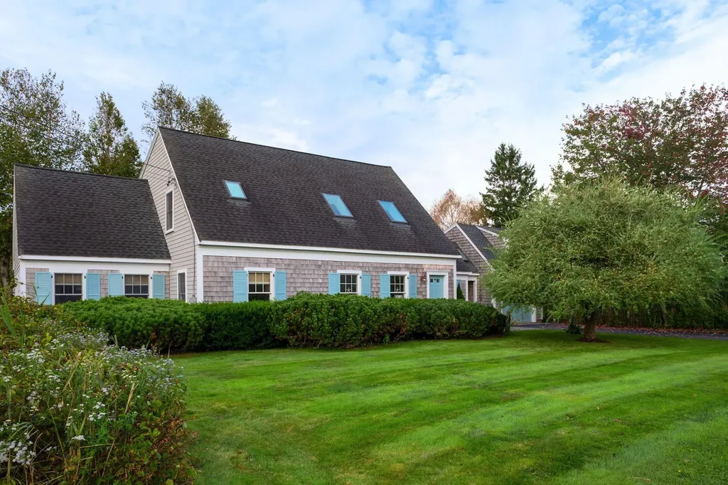 31 Surf Lane Kennebunk ME 04043