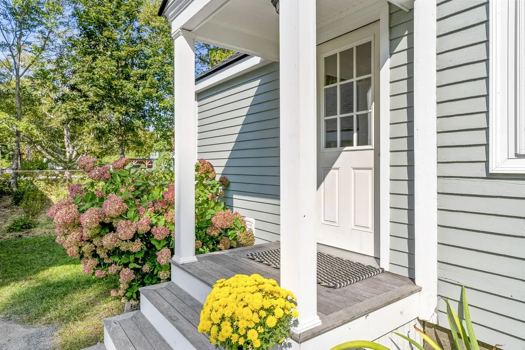 43 Longfellow Avenue Brunswick ME 04011