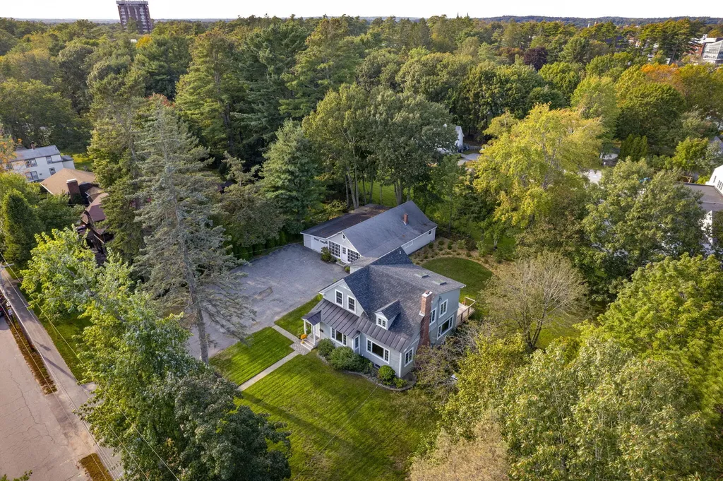 43 Longfellow Avenue Brunswick ME 04011