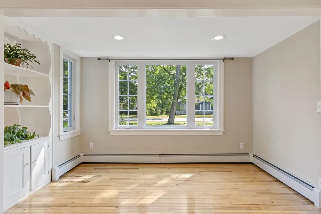 43 Longfellow Avenue Brunswick ME 04011