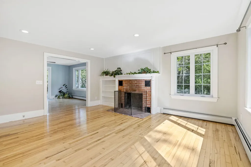 43 Longfellow Avenue Brunswick ME 04011