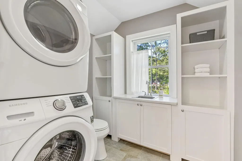 43 Longfellow Avenue Brunswick ME 04011
