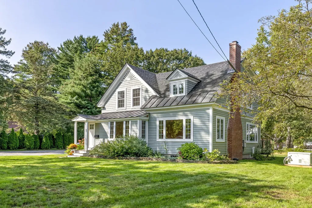 43 Longfellow Avenue Brunswick ME 04011