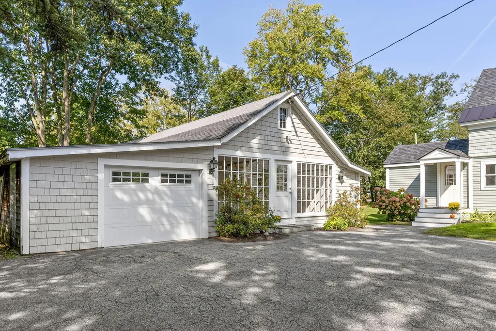 43 Longfellow Avenue Brunswick ME 04011