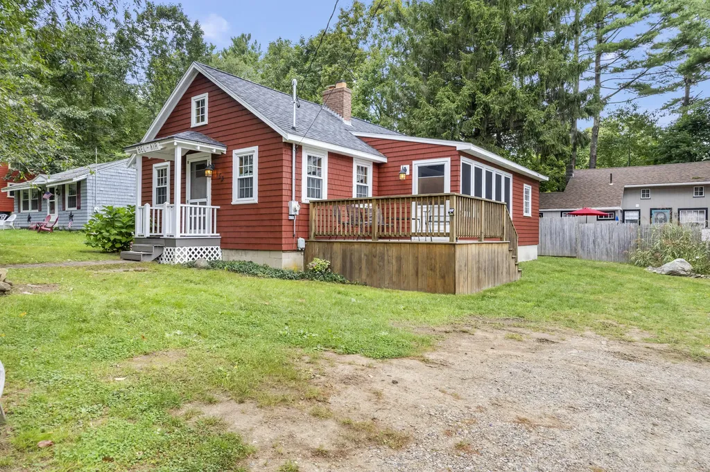 53 Beacon Street York ME 03909