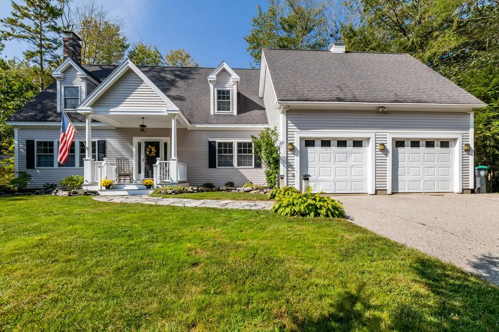 11 Canterbury Circle Kennebunk ME 04043