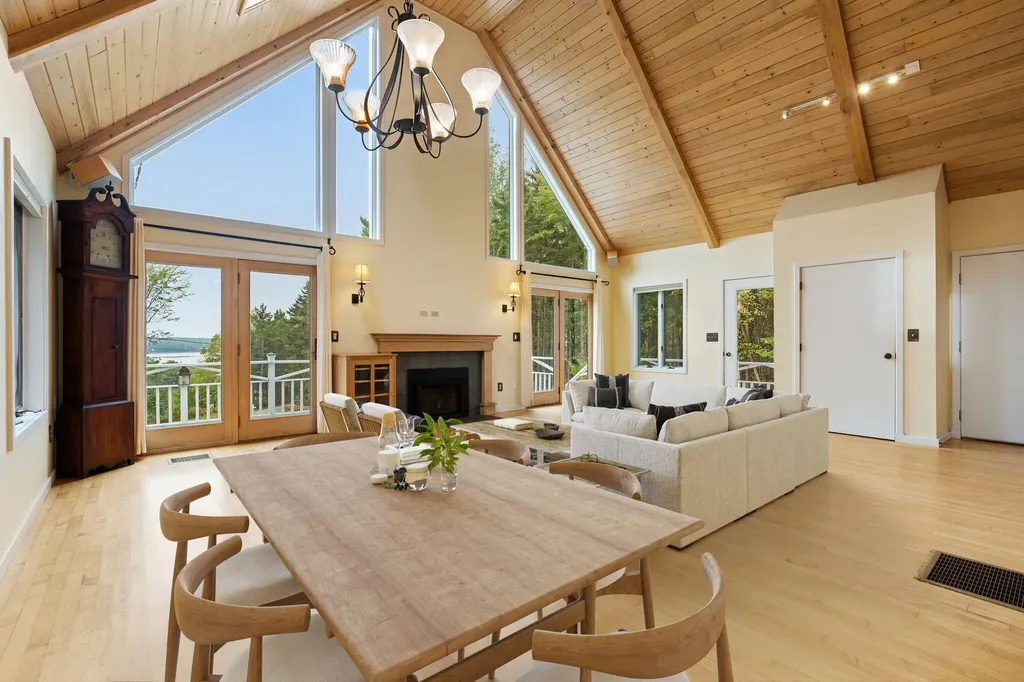 111 Reach Road Harpswell ME 04079