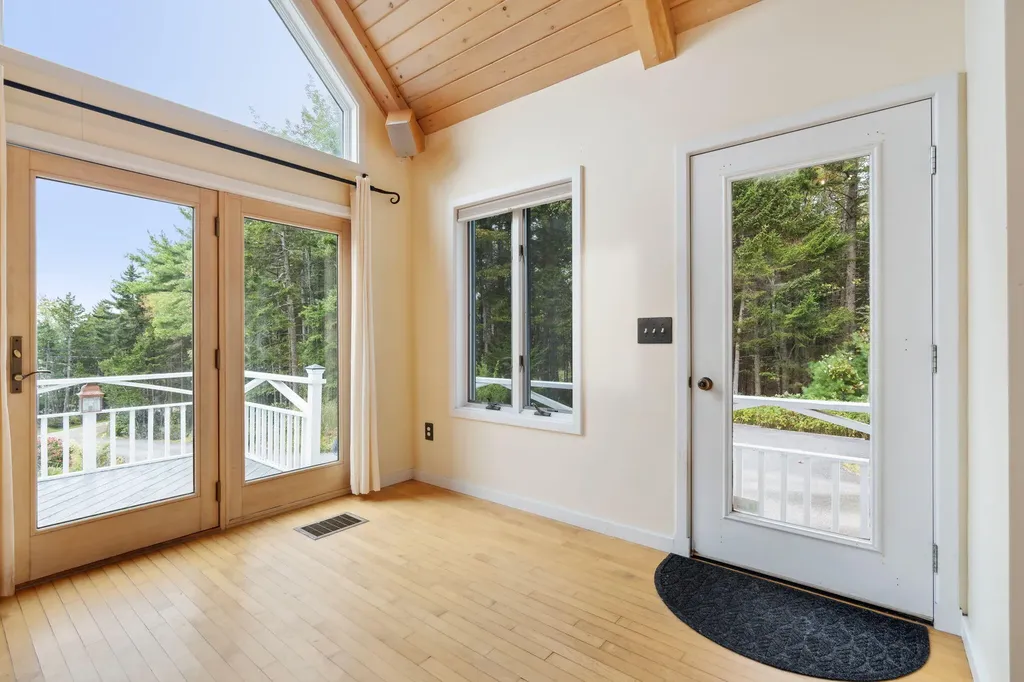 111 Reach Road Harpswell ME 04079