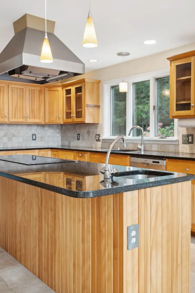 111 Reach Road Harpswell ME 04079