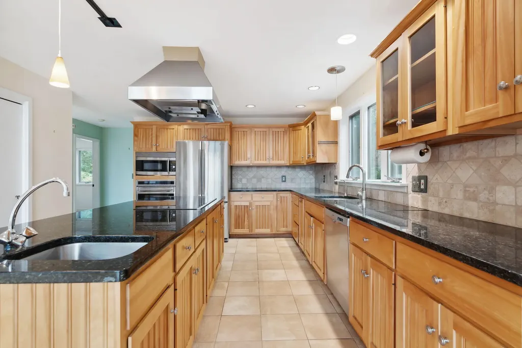 111 Reach Road Harpswell ME 04079