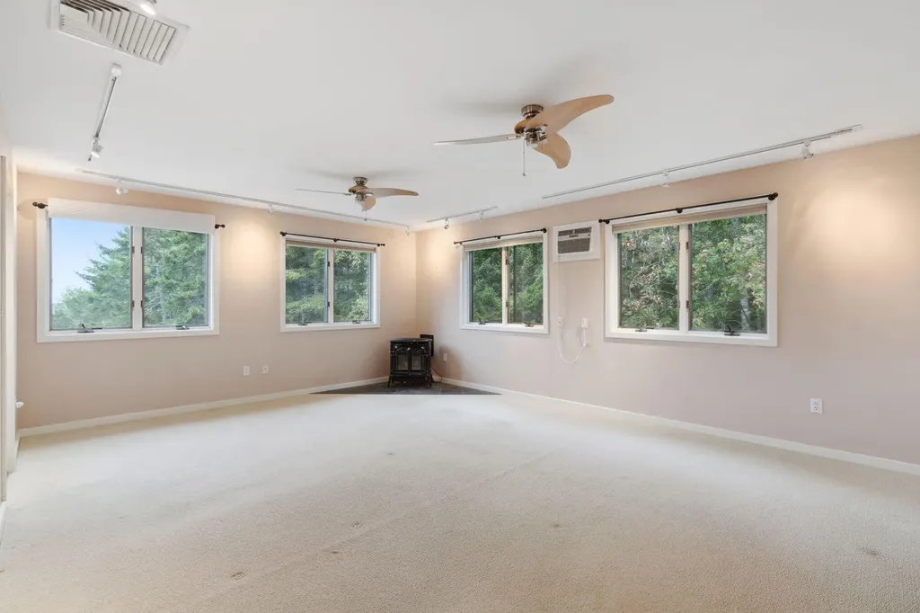 111 Reach Road Harpswell ME 04079