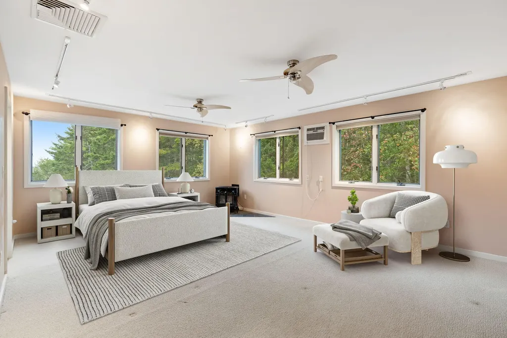 111 Reach Road Harpswell ME 04079