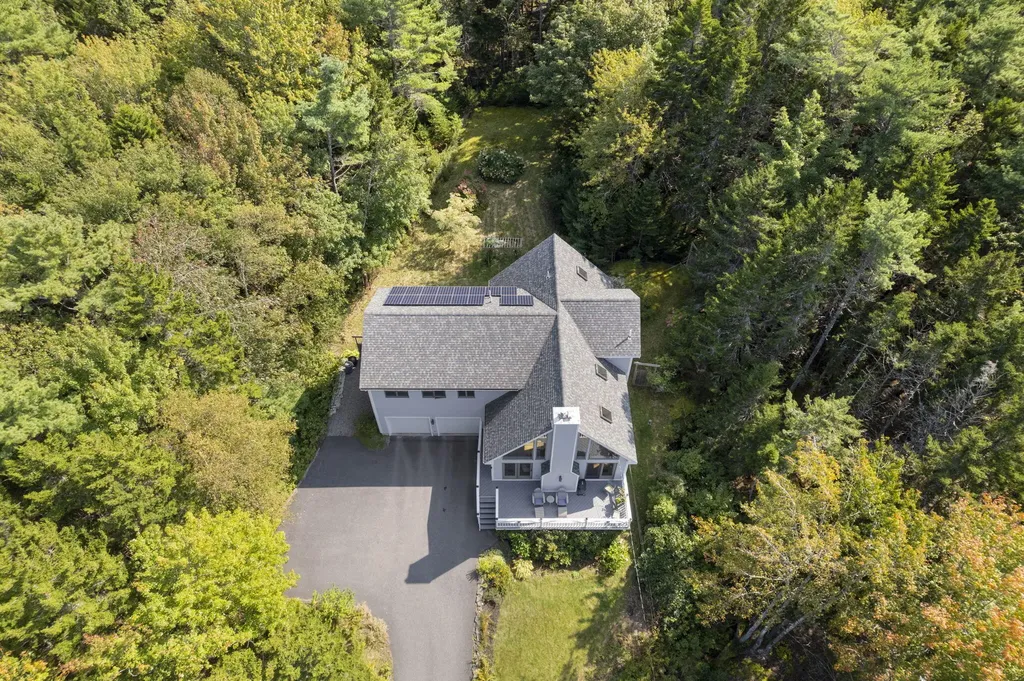 111 Reach Road Harpswell ME 04079