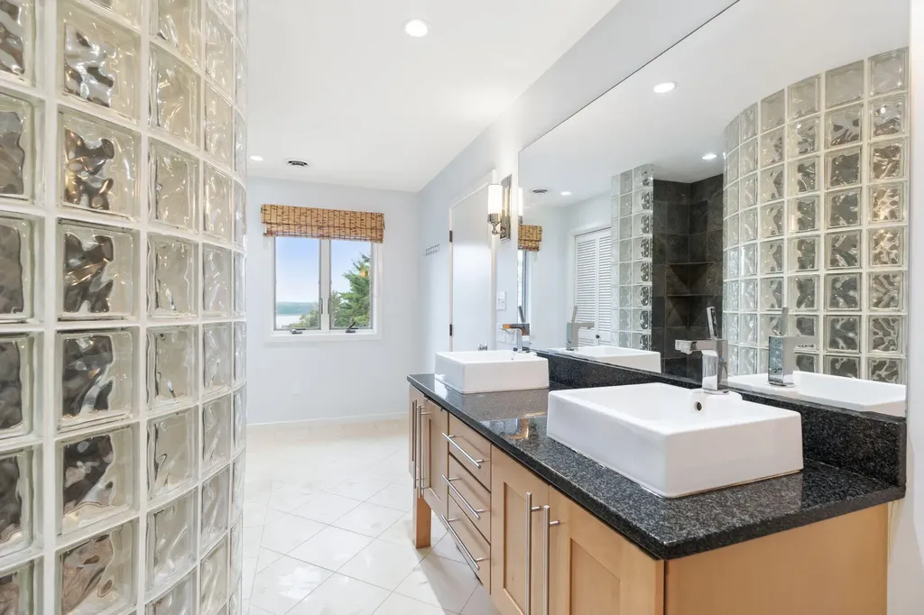 111 Reach Road Harpswell ME 04079