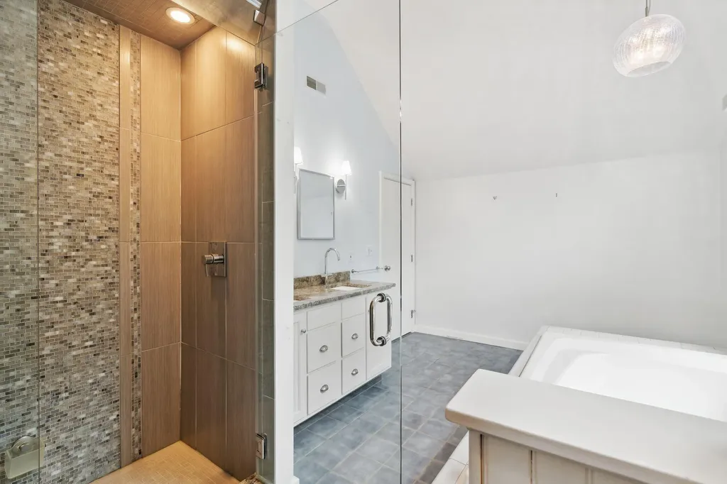 111 Reach Road Harpswell ME 04079