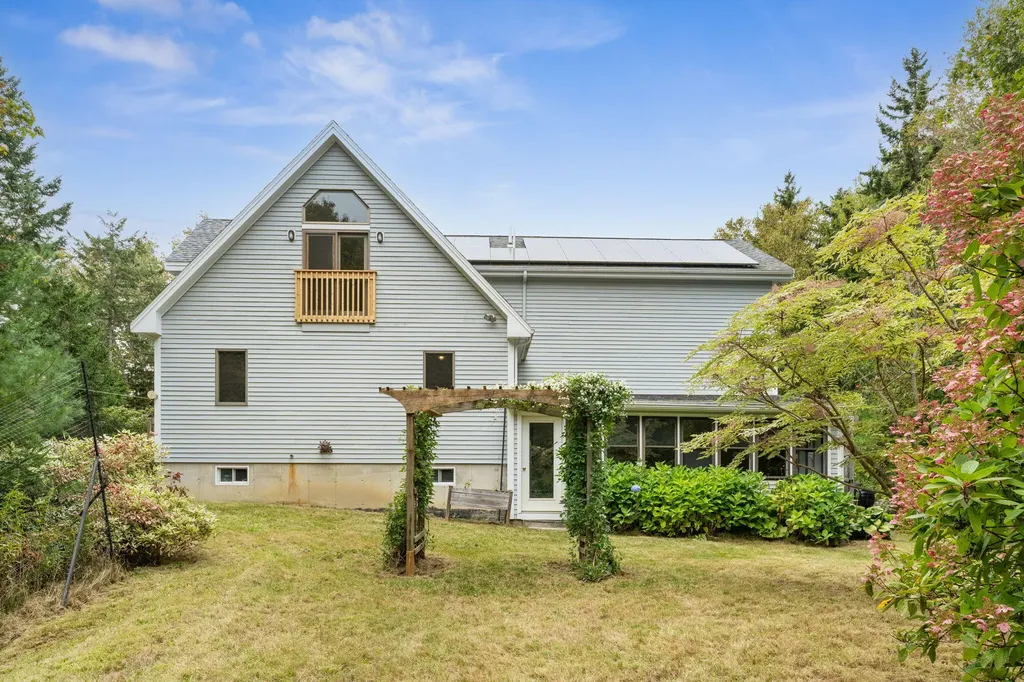 111 Reach Road Harpswell ME 04079