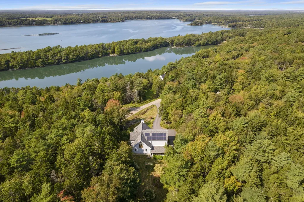 111 Reach Road Harpswell ME 04079