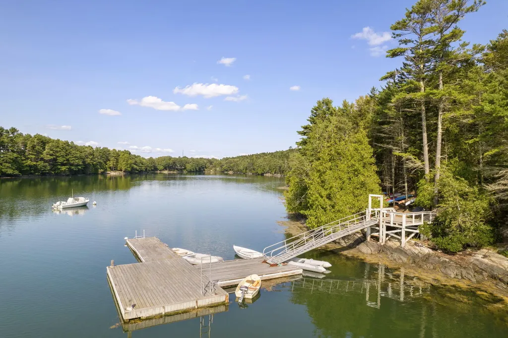 111 Reach Road Harpswell ME 04079