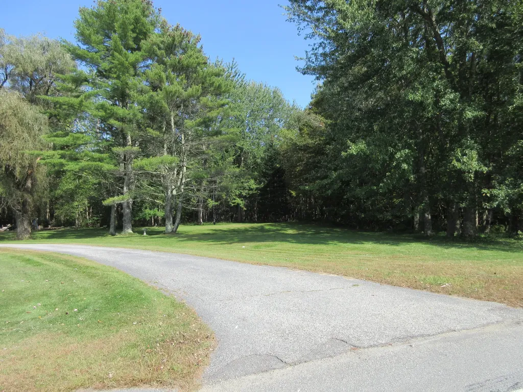 1809 Minot Avenue Auburn ME 04210