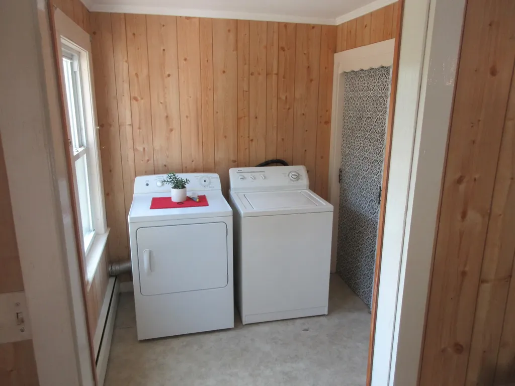 1809 Minot Avenue Auburn ME 04210
