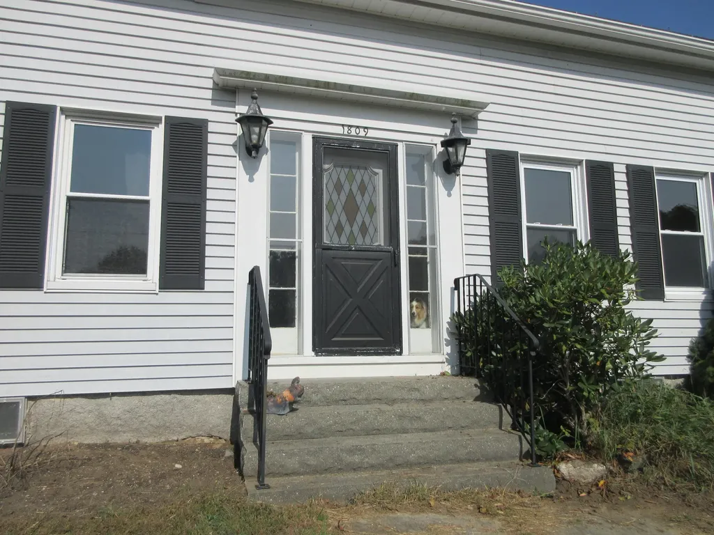 1809 Minot Avenue Auburn ME 04210