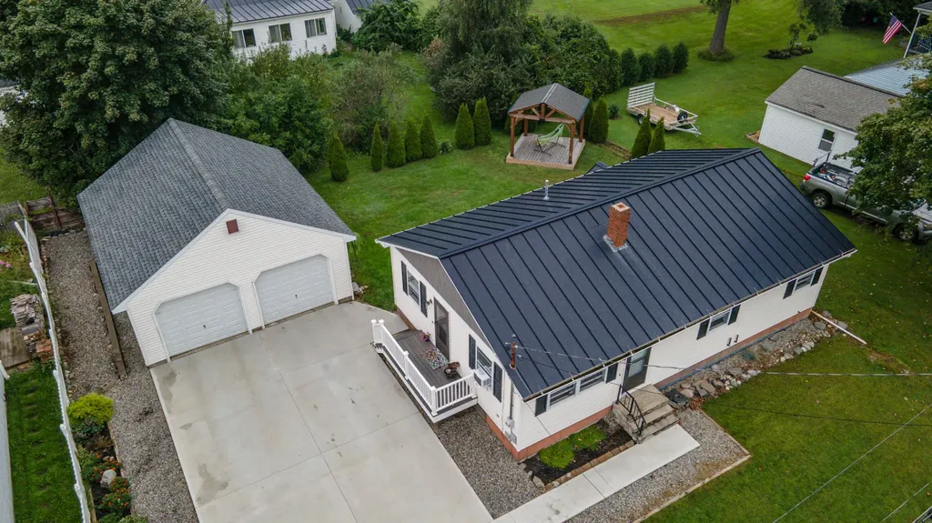 18 Hallowell Street Winslow ME 04901