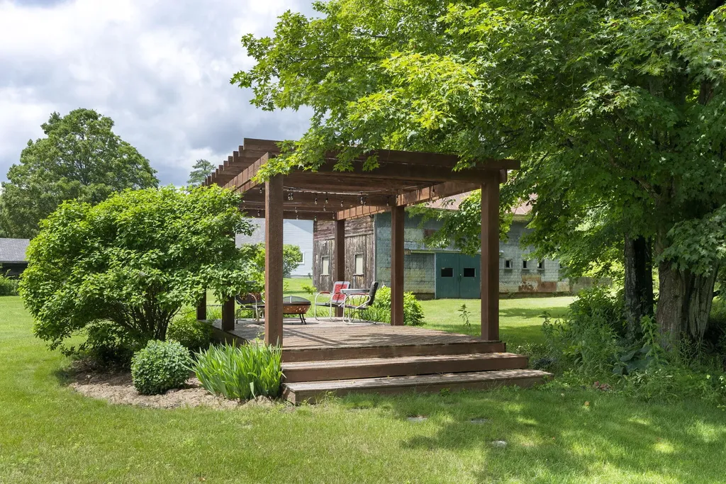 143 Depot Road Gray ME 04039