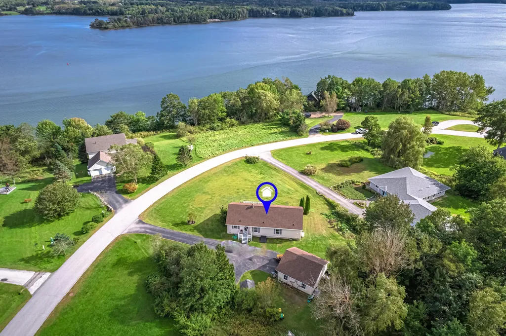 63 Bobolink Lane Thomaston ME 04861