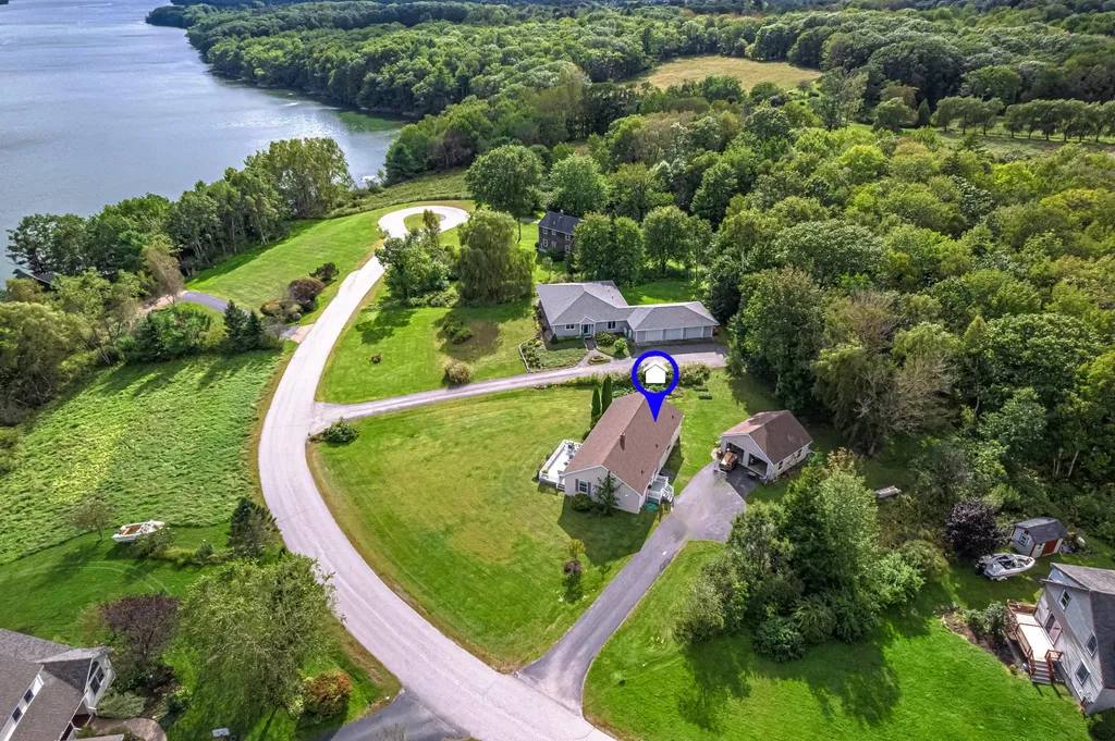 63 Bobolink Lane Thomaston ME 04861