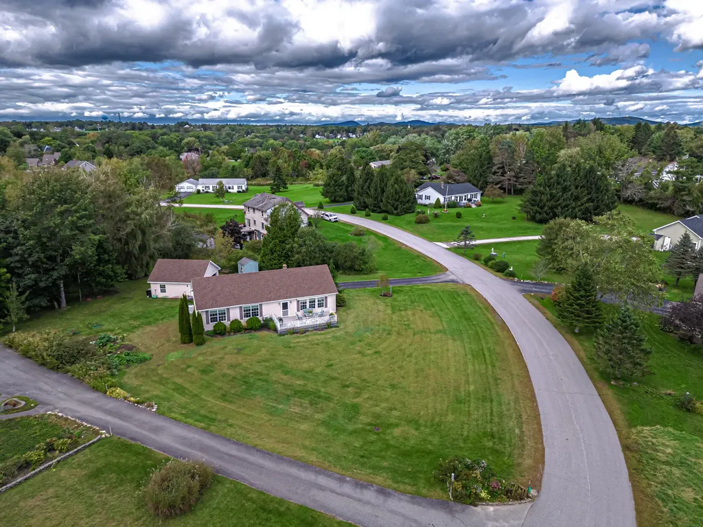 63 Bobolink Lane Thomaston ME 04861