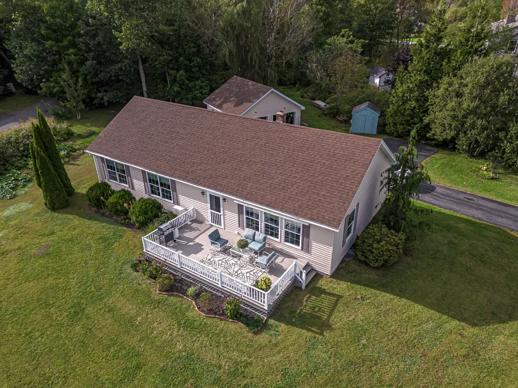 63 Bobolink Lane Thomaston ME 04861
