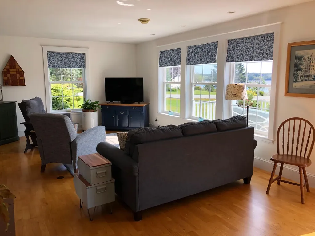 63 Bobolink Lane Thomaston ME 04861