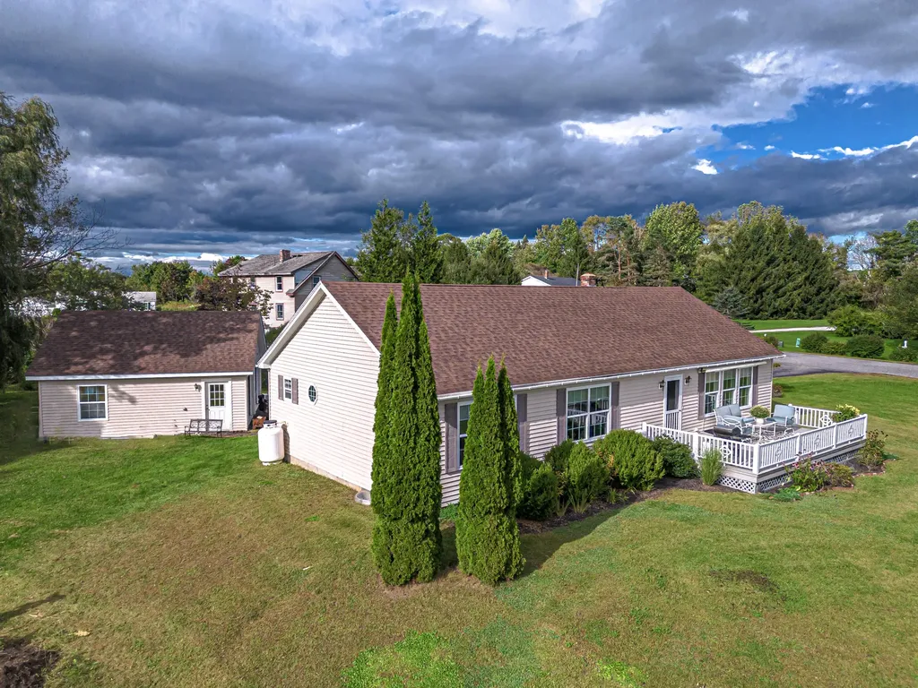 63 Bobolink Lane Thomaston ME 04861