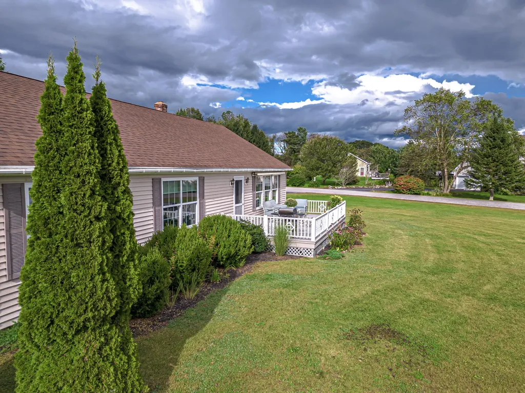 63 Bobolink Lane Thomaston ME 04861