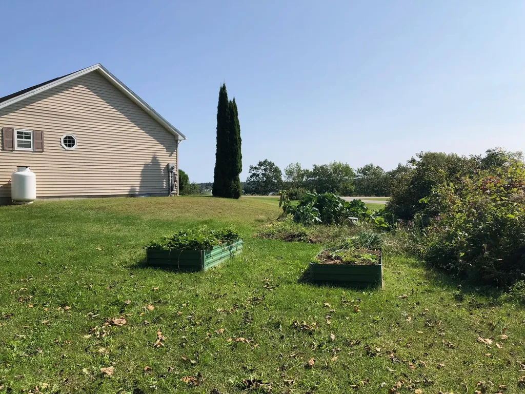 63 Bobolink Lane Thomaston ME 04861
