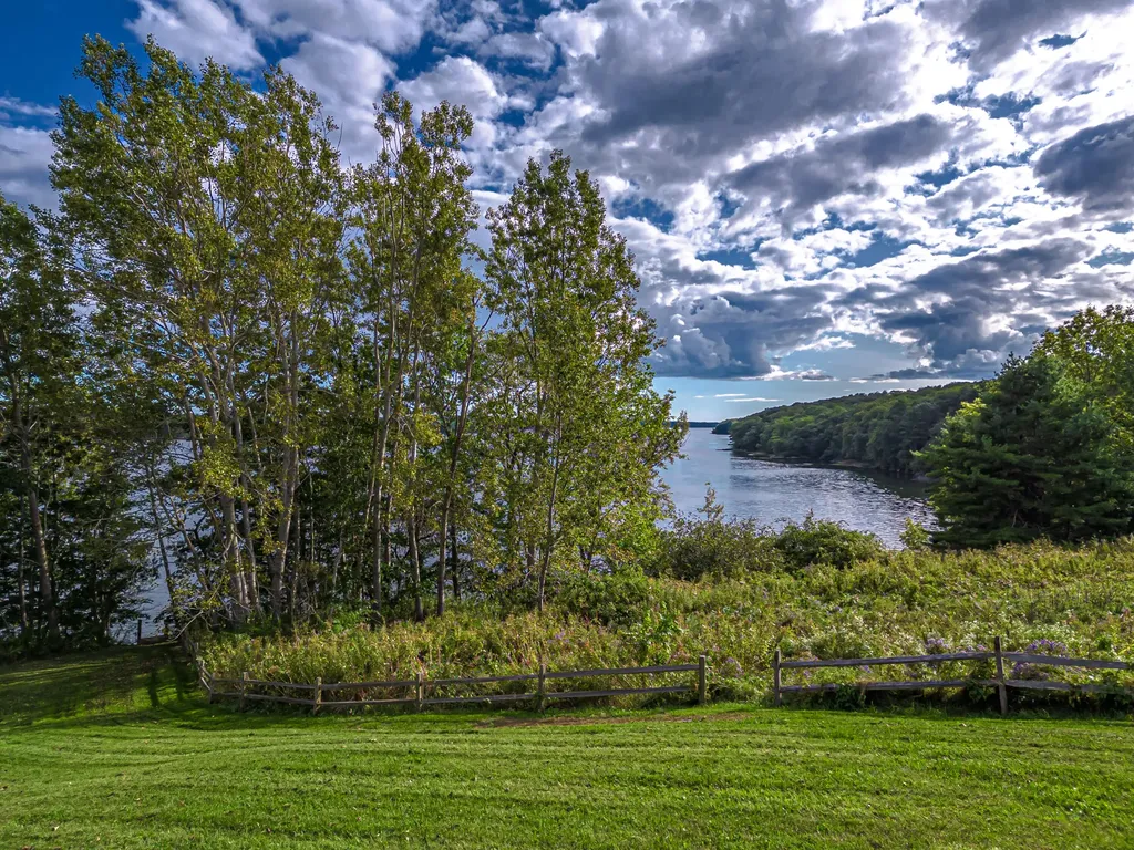 63 Bobolink Lane Thomaston ME 04861