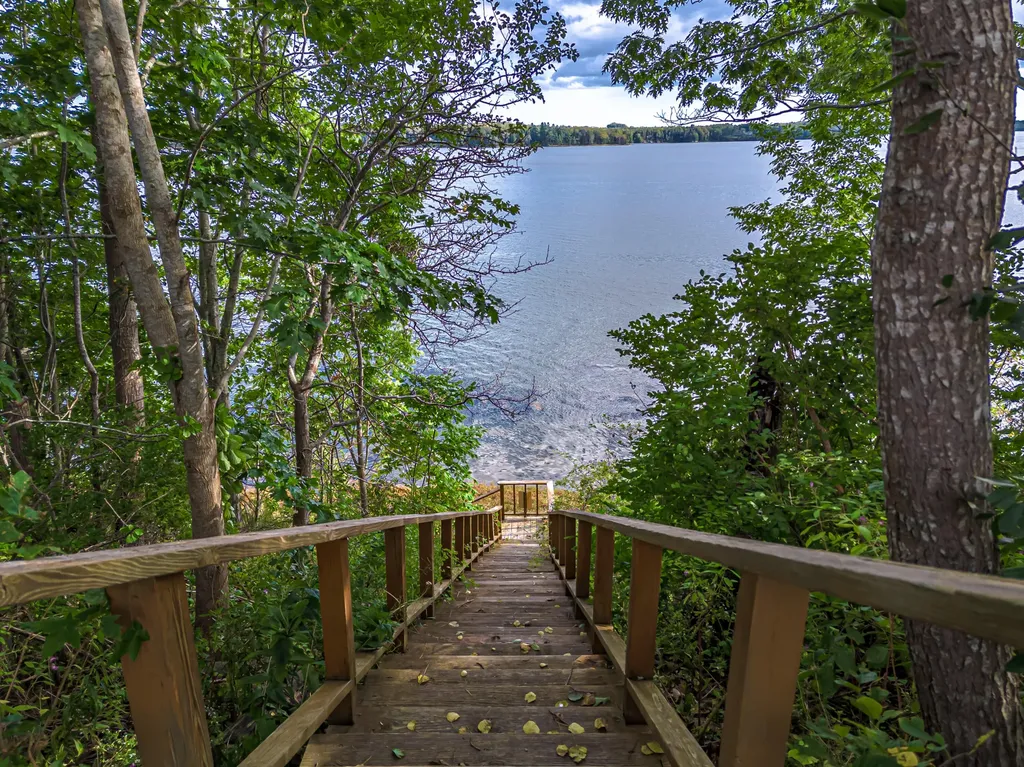 63 Bobolink Lane Thomaston ME 04861