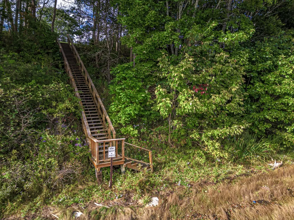 63 Bobolink Lane Thomaston ME 04861
