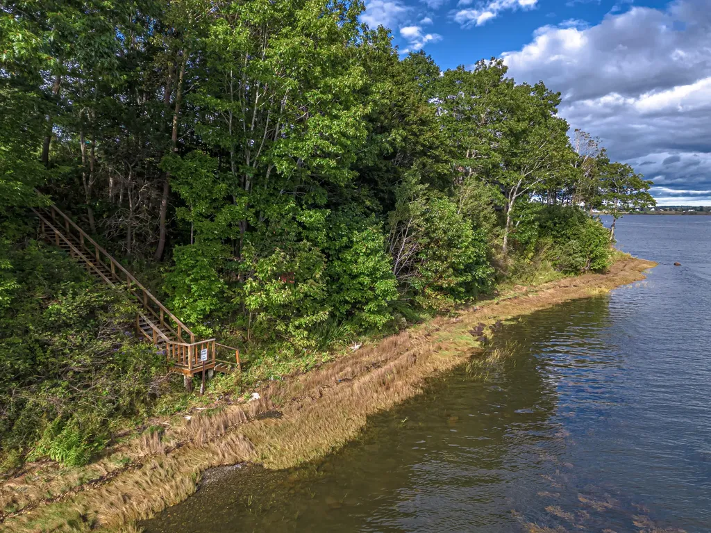 63 Bobolink Lane Thomaston ME 04861