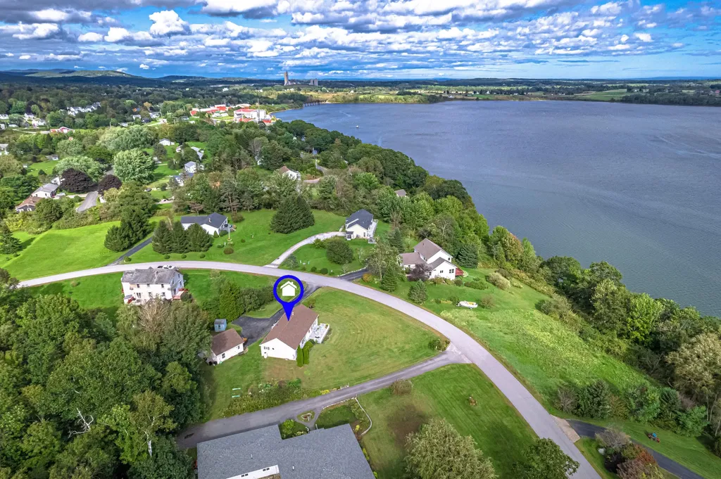 63 Bobolink Lane Thomaston ME 04861