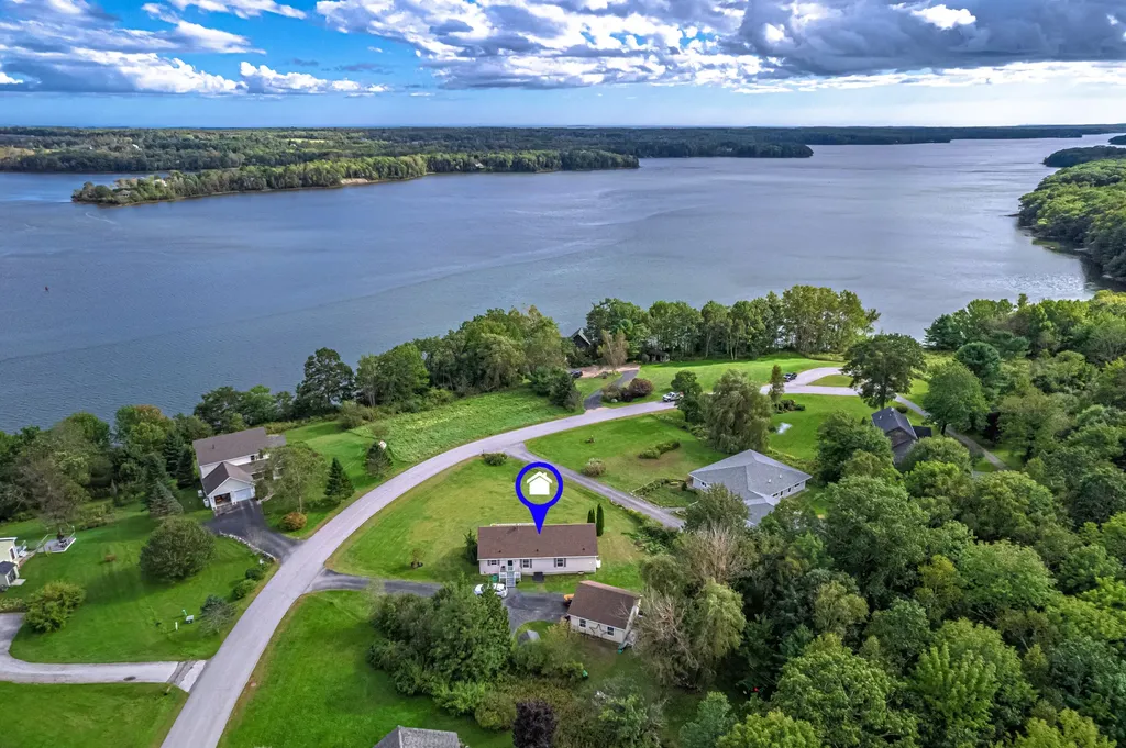 63 Bobolink Lane Thomaston ME 04861