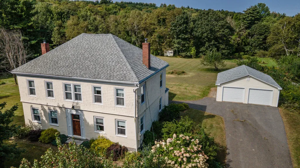47 Maple Street Farmingdale ME 04344