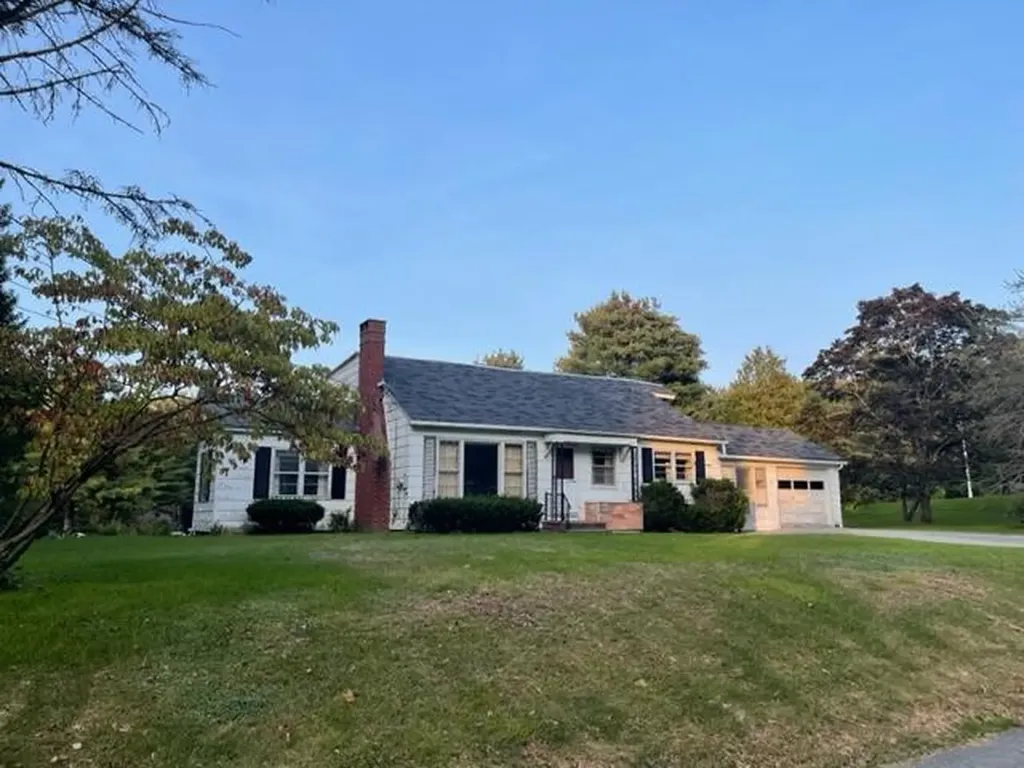 44 Pierce Street Gardiner ME 04345