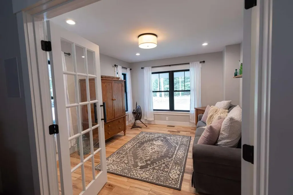 10 Frederick Drive Freeport ME 04032